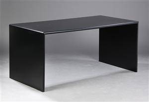  Peter J. Lassen. Montana skrivebord, nylakeret