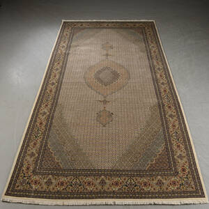 Persisk Tabriz 394 x 204 cm. 