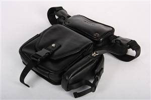 Apples. Rejsetaskebælte i sort læder.