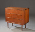 Møbelproducent. Kommode af teaktræ