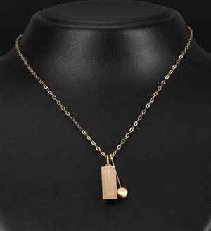 Halskæde af 14 kt. guld prydet med to vedhæng, bl.a. guldbarre 3 