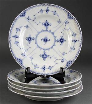 Royal Copenhagen Kgl. Porcelæn. Mussetmalet halvblonde, fem tallerkner 5