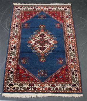 Håndknyttet indisk tæppe