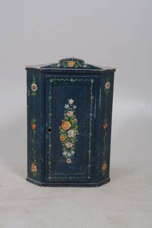 Mindre hörnväggskåp