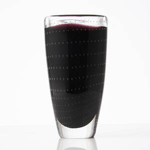 Vicke Lindstrand vas