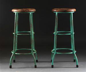 Ett par barpallar i industridesign 2