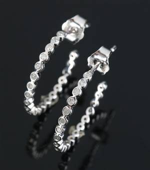 Øreringe, Creoler. 9 kt guld med 0.30 ct