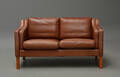 Dansk møbelproducent. Topersoners sofa i skind
