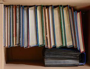 Flyttekasse med frimærker