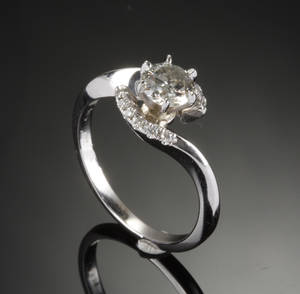Diamantring, i alt ca. 0,80 ct.