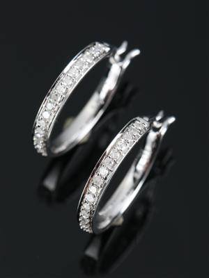 Øreringe, 9 kt rhodineret guld, med 0.30 ct diamanter