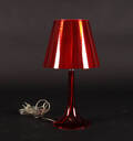 Philippe Starck, rød bordlampe, Miss K. Fremstillet for Flos. 