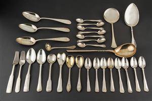 Samling af bestikdele af sølv 30