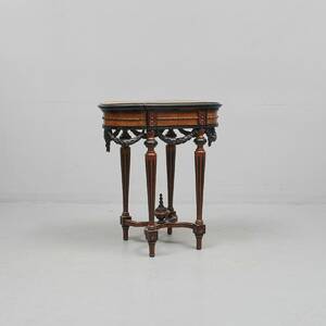 Salongsbord, 1800-tal. Bredd 64