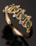 Ring, 9 kt guld med smaragd og diamanter