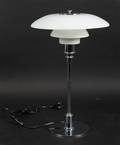 Poul Henningsen. PH 32 bordlampe  