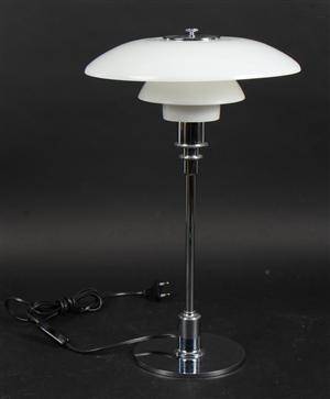 Poul Henningsen. PH 32 bordlampe  