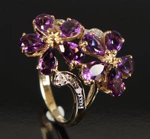 Ametyst- og diamant ring