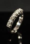 Ring vitguld med diamanter 7x ca 0,08-0,10