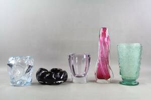 Vaser 4 st och skål i kristall bla Orrefors