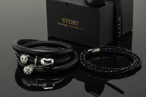 Kranz  Ziegler Story, 2 armbånd med charms