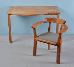 Trip Trap. Skrivebord samt armstol af teak 2
