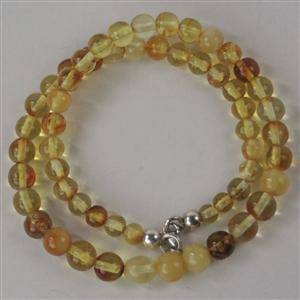 Rav halskæde i lyst rav