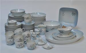 Bing  Grøndahl. Løvfald spisestel ag porcelæn. 80