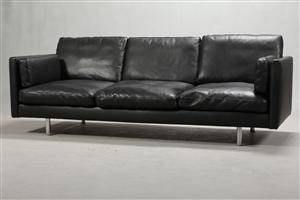 Erik Jørgensen. Fritstående tre-pers. sofa, model EJ 220-3 