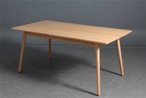 Poul M. Volther. Spisebord model C35B