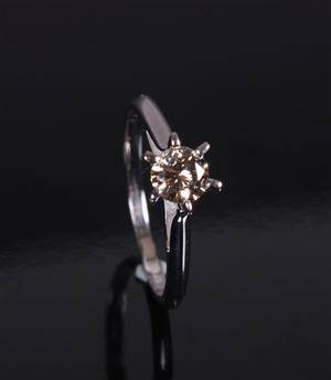 Solitaire ring. 14 kt guld, brillant