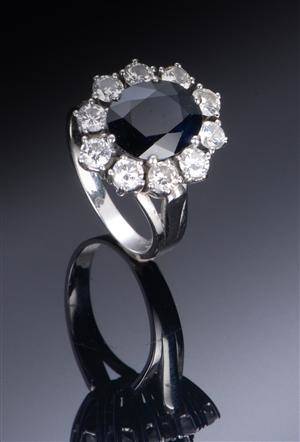 Safir og diamantring, ca 1,0 ct