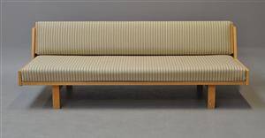 Hans J. Wegner. Briks  sovesofa, stel af egetræ