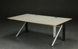 Dansk møbelproducent, elektrisk hæve- sænkebord 