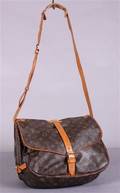Louis Vuitton, skuldertaske, model Saumur 30 