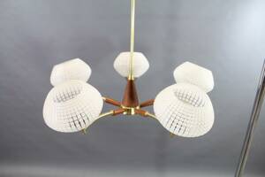 Taklampa i teak glas och mässing