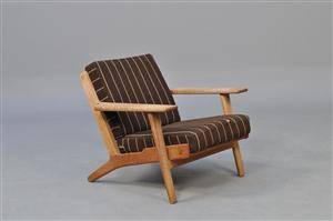 Hans J Wegner. Hvilestol i eg, model GE290