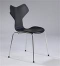 Arne Jacobsen. Grand Prix skalstol model 3130 