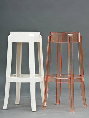 Philippe Starck for Kartell. Et par Charles Ghost barstole 2