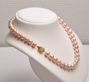 Collier med gl. rosa ferskvands kulturperler