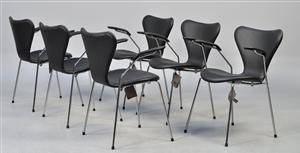 Arne Jacobsen. Seks armstole, model 3207 i Classic læder med tilhørende nummerbevis 6 