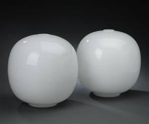 Vilhelm Lauritzen. Par store Radiohus pendler, Ø 35 cm. 2