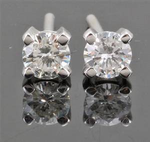 Earrings in 14k set with brilliant cut diamonds 0.60 ct 