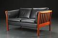 To-pers. sofa, bejdset træ og læder, dansk møbelproducent