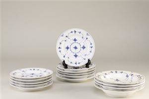 Royal Copenhagen Musselmalet riflet, flade og dybe frokosttallerkener 15