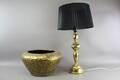 Bordslampa och kruka i mässing