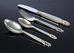 Johan Rohde for Georg Jensen. Konge bestikdele af sølv 4