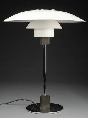 Poul Henningsen. PH 43 bordlampe