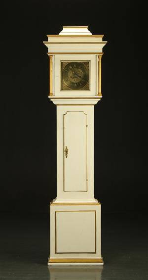 Standur i kasse af bemalet træ, sign. John Stancliffe