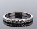 Alliancering med 5 diamanter, ca. 0.10 ct, 14 kt. hvidguld